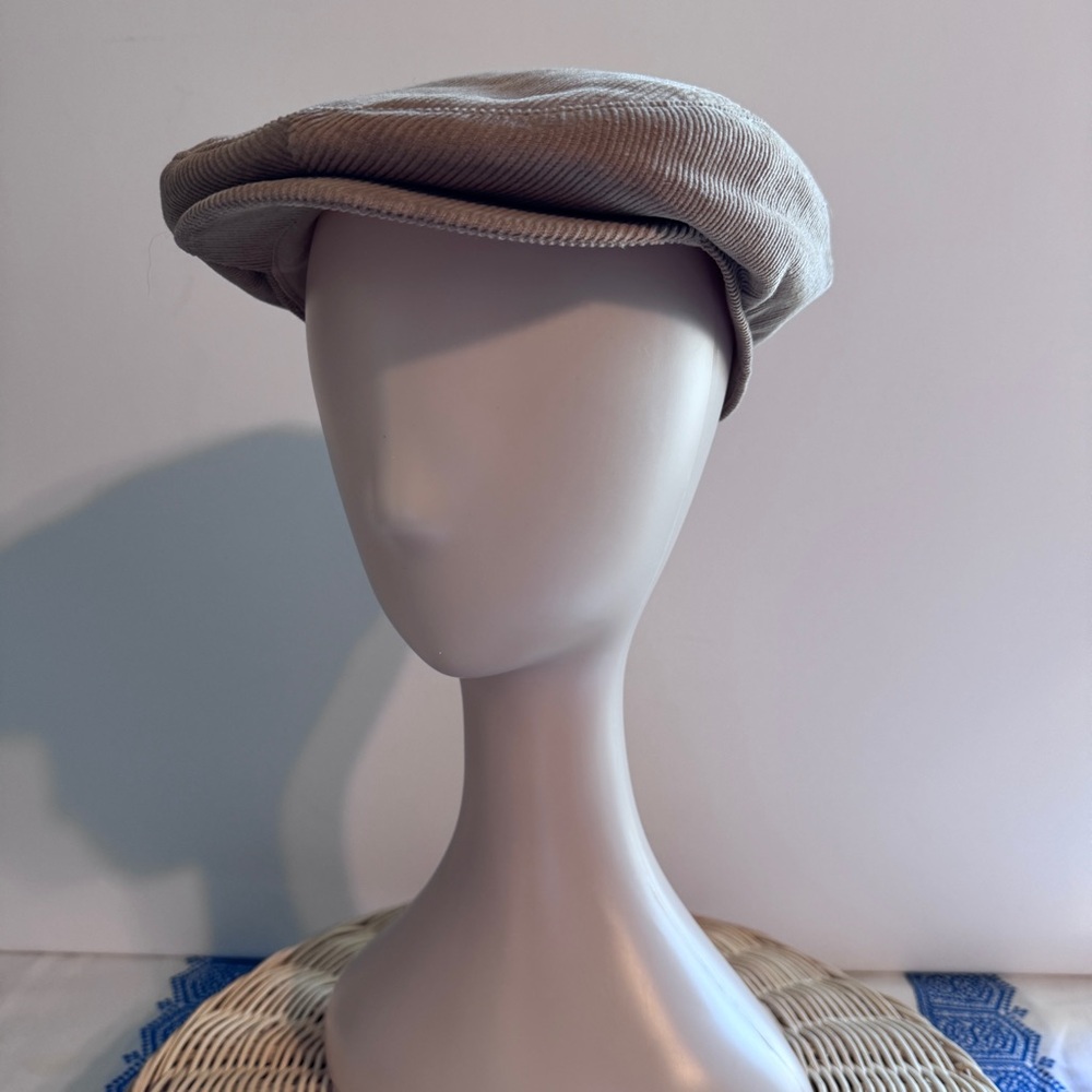 Classic Men's Beige Newsboy Cap